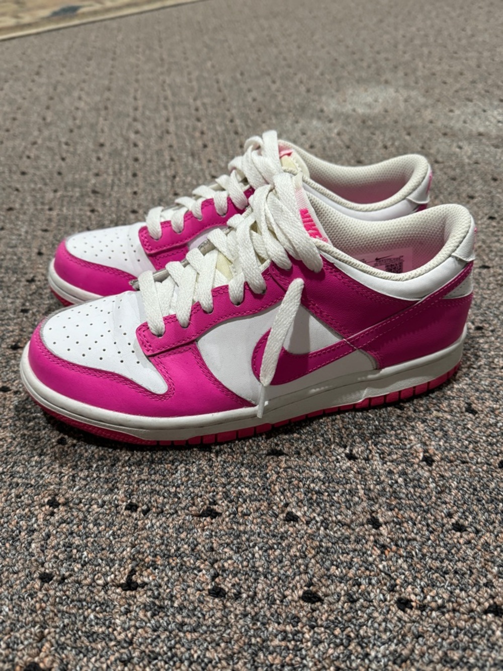 Nike Dunk Low Pink White Size 5.5Y Women’s 7 Girly Aesthetic Sneakers